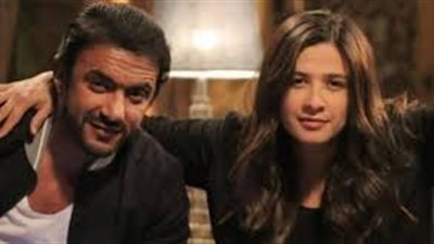 ياسمين عبد العزيز تعود إلى القاهرة 