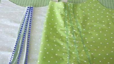 «إحسان» تُعلم فتيات «الأسمرات» تصميم الأزياء مجانًا| فيديو