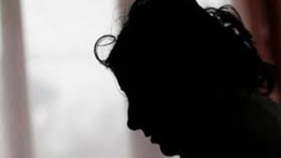 الحسناء تخلع العجوز.. وزوجها يبكي في المحكمة