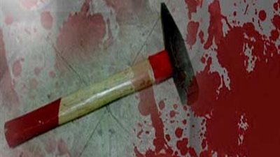 هشم رأسها بالشاكوش.. زوج يقتل زوجته ويحرق منزله في القناطر