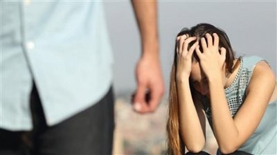 زوجة تطلب الطلاق: عايزني أشتغل رقاصة 