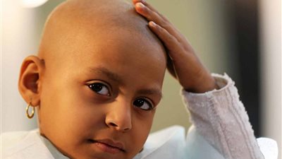 الإفتاء: جائز شرعًا التبرع بالشعر لأطفال مرضى السرطان