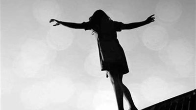 ناقوس خطر للأسرة.. أسباب لجوء الفتيات إلى الانتحار