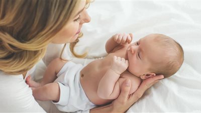 «سنة أولى مامي».. نصائح للتعامل مع الطفل في عامه الأول