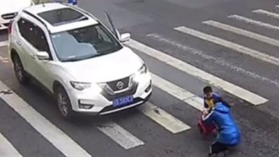 حقيقة اصطدام سيارة مسرعة بطفل ووالدته في المرج 