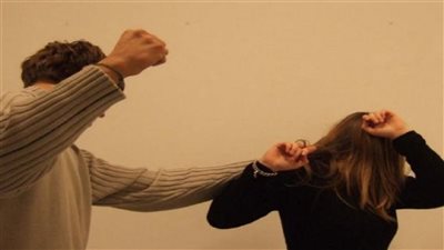 د. «فرويز» لـ«هير نيوز»: خضوع المرأة سبب انتشار ظاهرة العنف الأسري