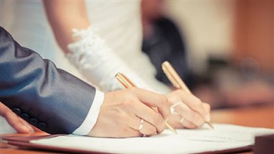 تعرفي على الشروط القانونية لكتابة عقد الزواج | فيديو