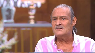 أمهات في حياة الفنانين.. فاروق الفيشاوي: كانت حصن أمان  