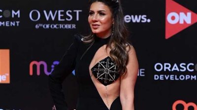 نجلاء بدر عن أزمة فستانها: المصورون بيستغلوا أجسامنا | فيديو