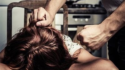 منع عنها الأكل والشرب 3 أيام.. القبض على زوج عذب زوجته