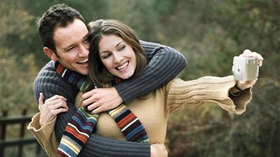 أساتذة علم نفس واجتماع يفسرون أسباب الوقوع في الحب بـ