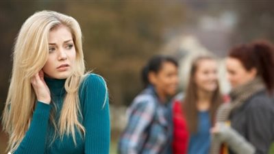 سويت نوفمبر.. فتيات يتذكرن الحب الأول بسعادة وأخريات يعشن الندم