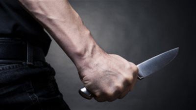 مهتز نفسيًّا يطعن سيدة في الإسكندرية.. التفاصيل كاملة