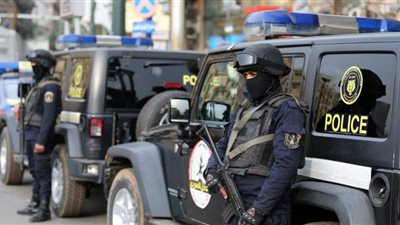 حاول قتل زوجته.. زوج مسلح يحتجز أبناءه دروعًا بشرية للهرب بالفيوم