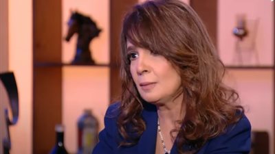 حنان تروي تفاصيل طلاقها مرتين لسبب واحد | فيديو