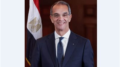 د. طلعت يكشف تفاصيل مشروع ضخم لتطوير البنية التحتية للاتصالات