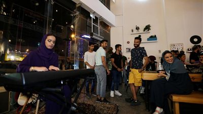 أساتذة علم نفس واجتماع: الاختلاط ليس سببًا في جرائم التحرش 