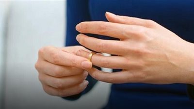 غادة تخلع زوجها: ضبطّه في حضن صديقتي المطلقة