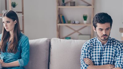 متى يصبح الانفصال عن خطيبك ضرورة؟.. استشاري علاقات يُجيب