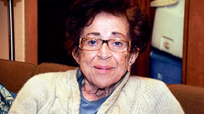 وزيرة الثقافة تنعي الفنانة التشكيلية جاذبية سري