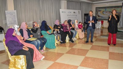 القومي للمرأة يشجع الرجال على المشاركة في الأعمال المنزلية بمعسكر 