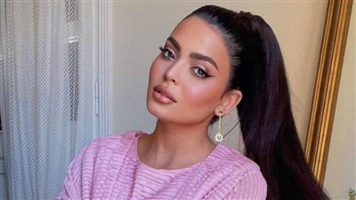 أسماء جلال تخطف قلوب الجمهور بالفستان الأحمر