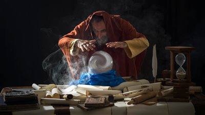 أدواتهم «البخور والفيسبوك».. قصص أخطر 4 دجالين في مصر 