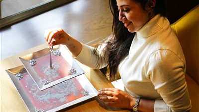 «مارسيل نصري».. ابتكار في فن الريزن يمنحها التألق في عالم الديكور| صور