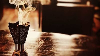 «بركة يوم الجمعة».. حكايات الستات مع البخور وطرد العين