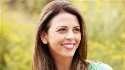 «الثقة والنضج».. أسرار جاذبية المرأة فوق الـ 40