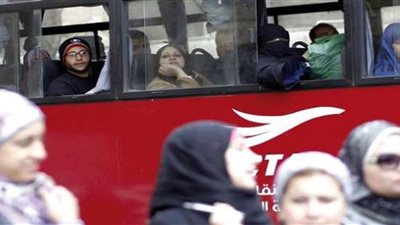 السجن عامًا لمشرف معماري تعرض لفتاة داخل أتوبيس بقنا 