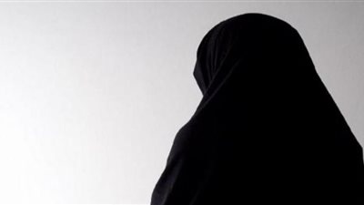 سيدتان و4 رجال يخفون معالجة روحانية نصبت عليهم وسرقتهم