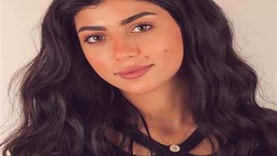 حالة من الحيرة على مواقع التواصل الاجتماعي بسبب كارولين عزمي