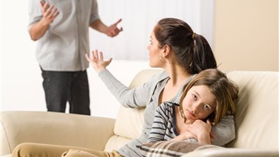 هل يؤثر غياب الأب على فشل الأبناء دراسيًّا؟.. استشاري نفسي تُجيب