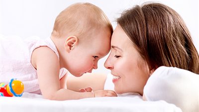 للأمهات الجدد.. 4 طرق لاستقبال طفلك قبل الولادة بشهر 