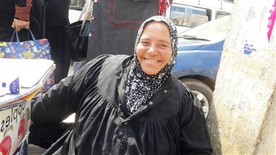 50 سنة كفاح.. بائعة الجرائد: «لو نمت يوم هشحت»