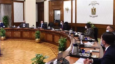 رئيس الوزراء يجتمع بمسئولي «جنرال موتورز» و«مجموعة منصور»