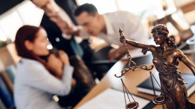 اتهامات متبادلة بين زوجين أمام القضاء.. والسبب 7000 جنيه