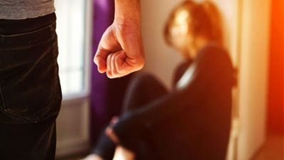 سميرة تروي مأساتها مع زوج «مريض نفسيًا» 