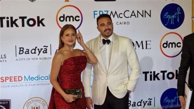 «وزن زائد».. نيللي كريم تكشف حقيقة حملها من هشام عاشور