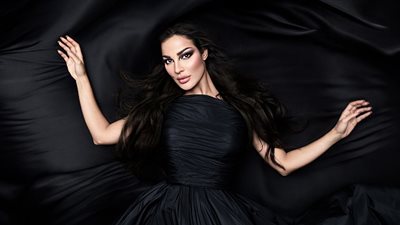 في حفل فوج العربية.. نادين نجيم تتألق بإطلالة من تصميمها