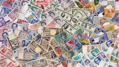 أسعار العملات اليوم الأربعاء في البنوك ومحلات الصرافة