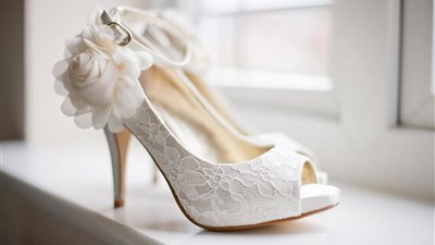 «أناقة وراحة».. أزياء فوج تقدم 17 تصميمًا رائعًا لأحذية الزفاف| صور