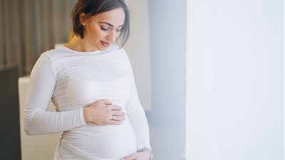 «تحدثي مع الجنين».. نصائح أثناء الحمل تساعدك على إنجاب طفل ذكي