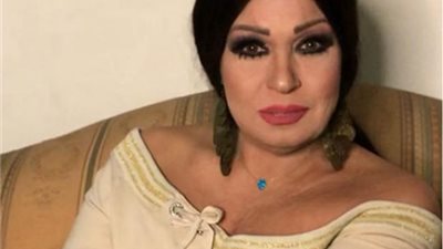 فيفي عبده تكشف سر إخفاء ابنتها بالتبني| فيديو