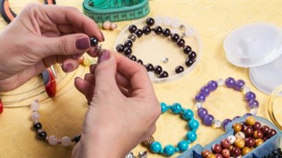 بالخطوات.. أسهل طريقة لعمل الاكسسوارات والربح منها 