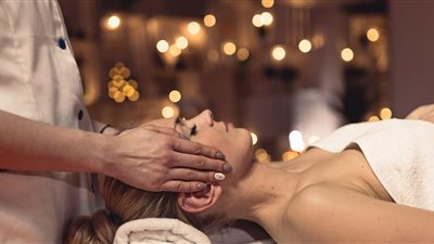 هوس البنات بالمساج قبل ليلة العمر.. تعرفي على فوائده وأنواعه