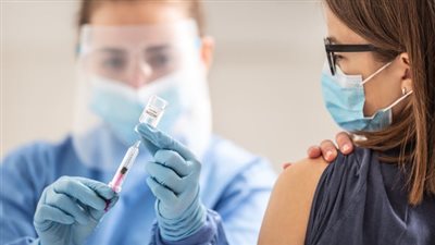 آمال رزق الله: نجحنا في توصيل ملايين الجرعات من اللقاح في وقت قياسي