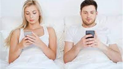 أَضرار الهواتف الذكية على العلاقات الزوجية
