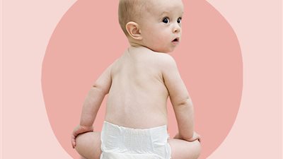 أم لأول مرة.. كيف تختارين الحفاضة المناسبة لطفلك؟